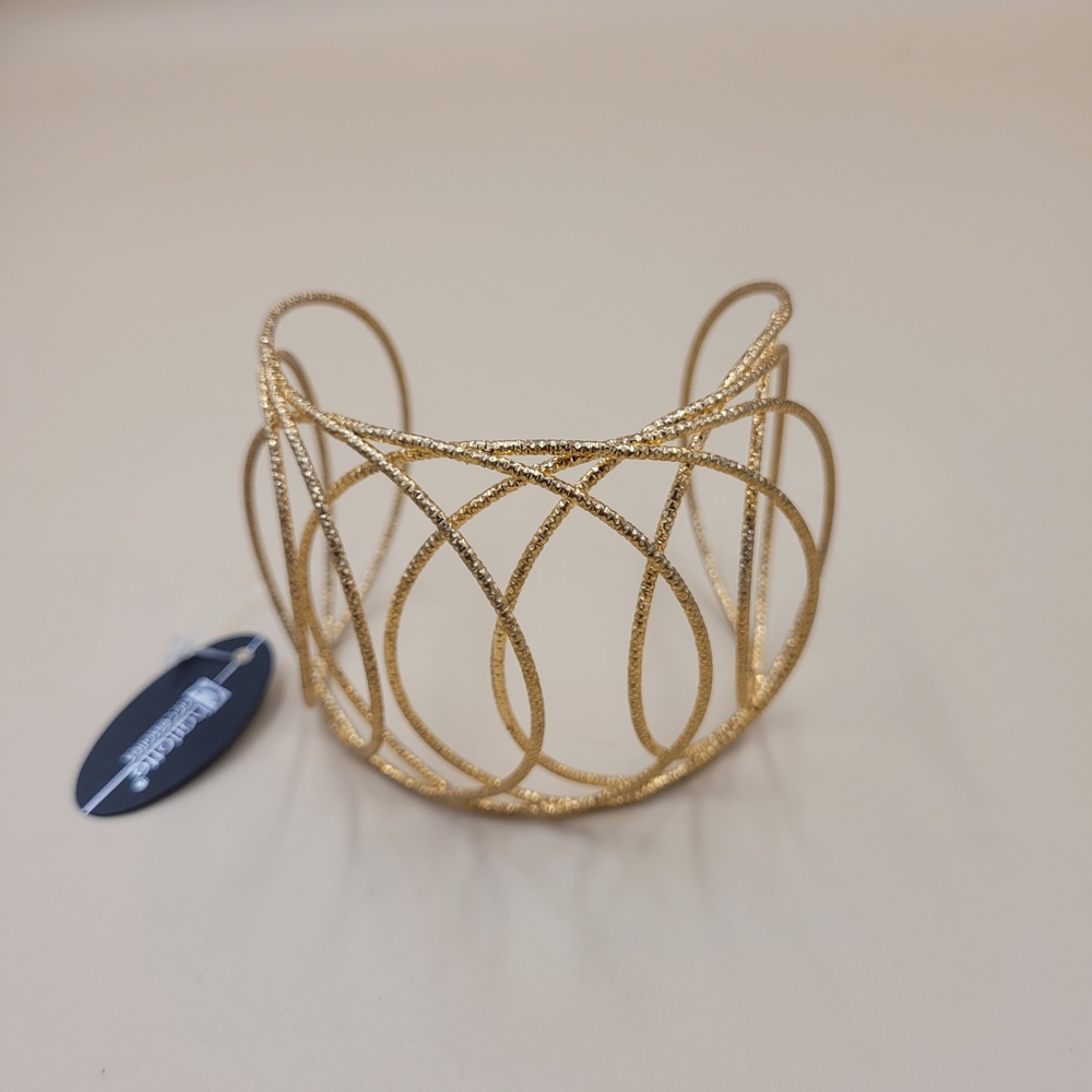 Elegant‎ Gold Cuff Bracelet